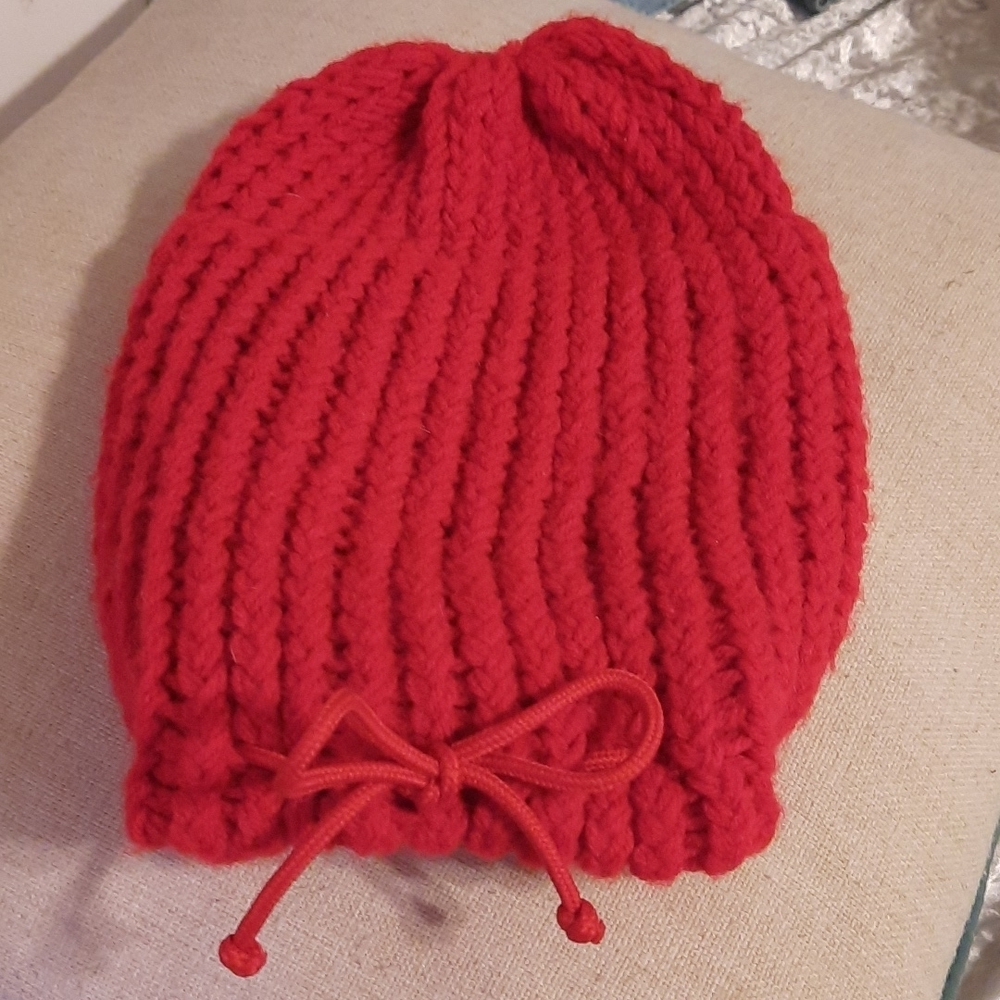 Vintage red knitted hat with drawstring ga Bulldog red